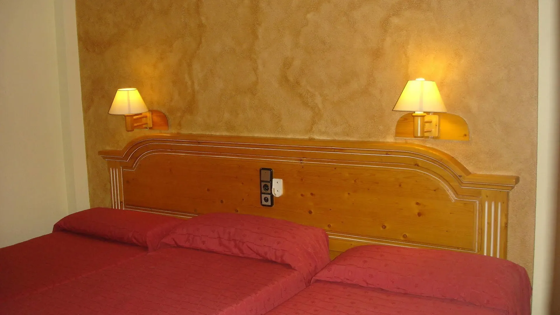 Hotel Vista Nevada Darro Spain