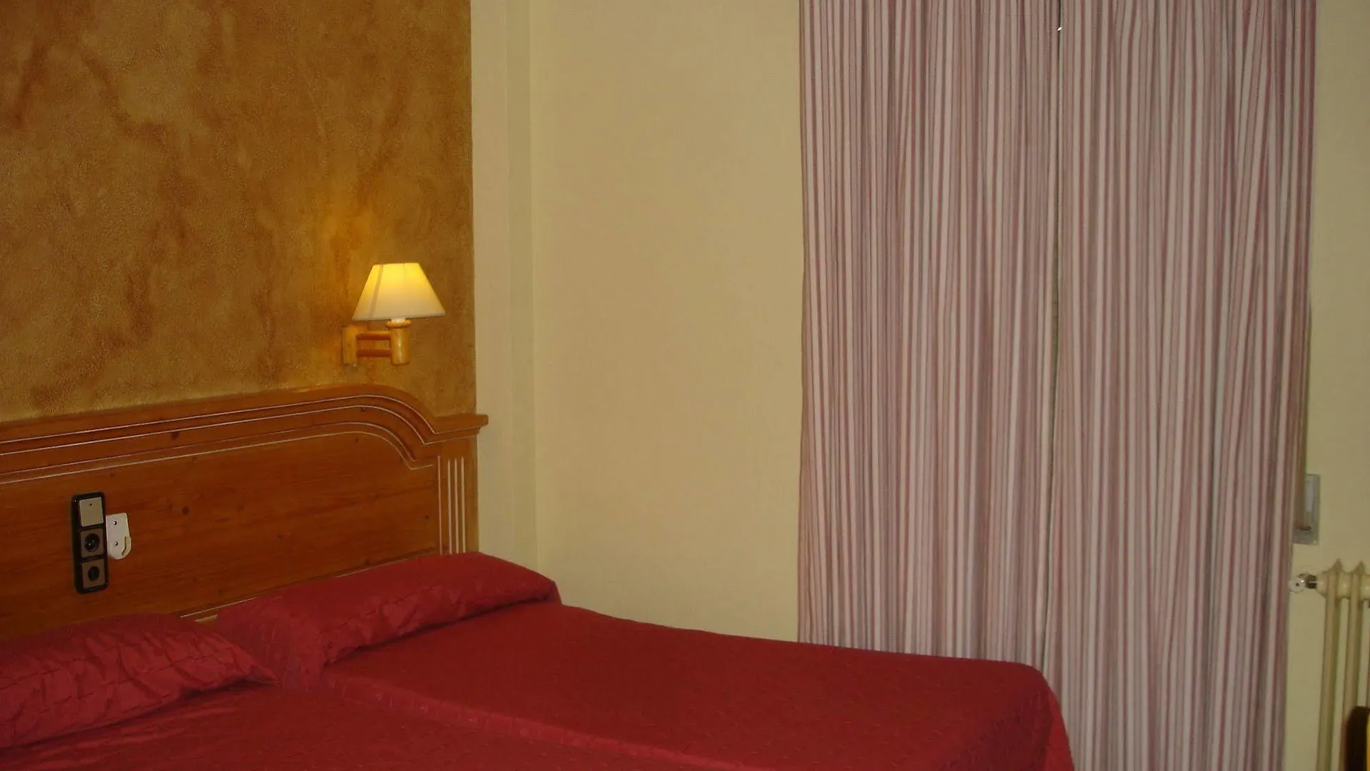 Hotel Vista Nevada Darro